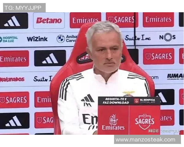 欧联杯曼联小胜本菲卡帽子戏法引发全场热烈反响分析