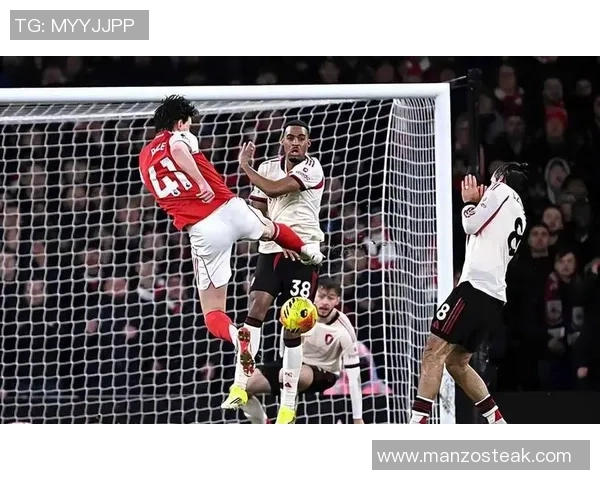 足总杯激战利物浦大胜里昂五球狂潮引发争议判罚热议